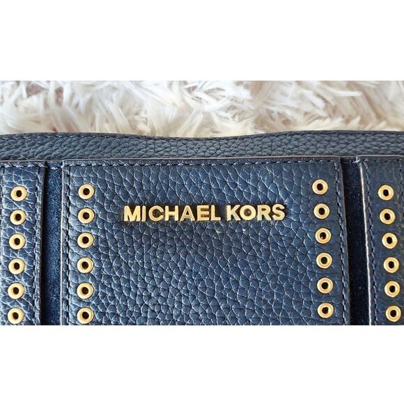 Michael Kors Navy Blue Jet Set Studded Shoulder Bag - Picture 2 of 11